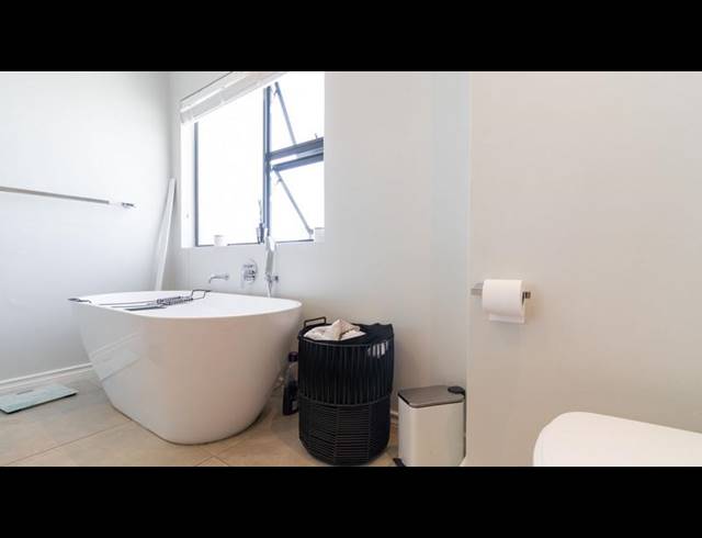 4 BEDROOM HOUSE FOR SALE IN MIDSTREAM HEIGHTS